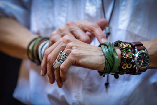 DAISY bracelet made of natural leather brown / stones light green