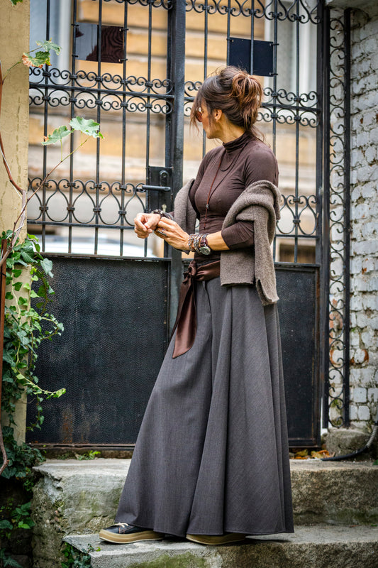 Cloche trousers gray from cold wool. We make it according to individual sizes.