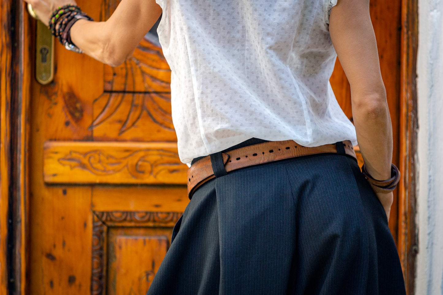 White shirt made of natural silk / right hearts. We make it according to individual sizes