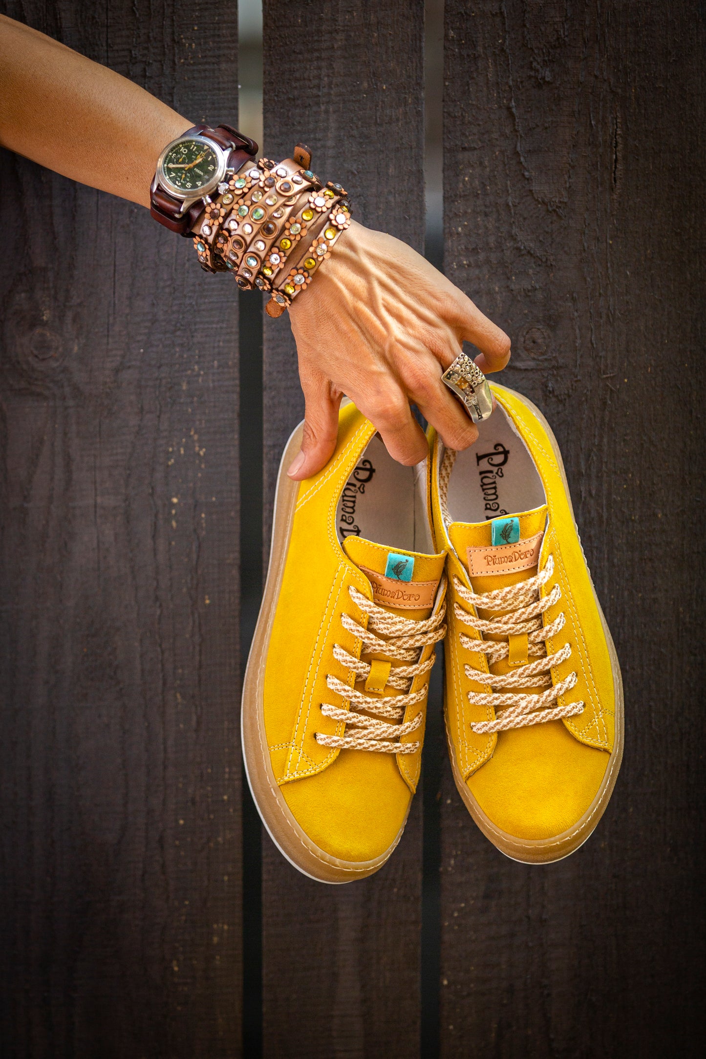 DAISY-Armband aus echtem Leder mit Perlen/Steinen türkis-braun-weiß