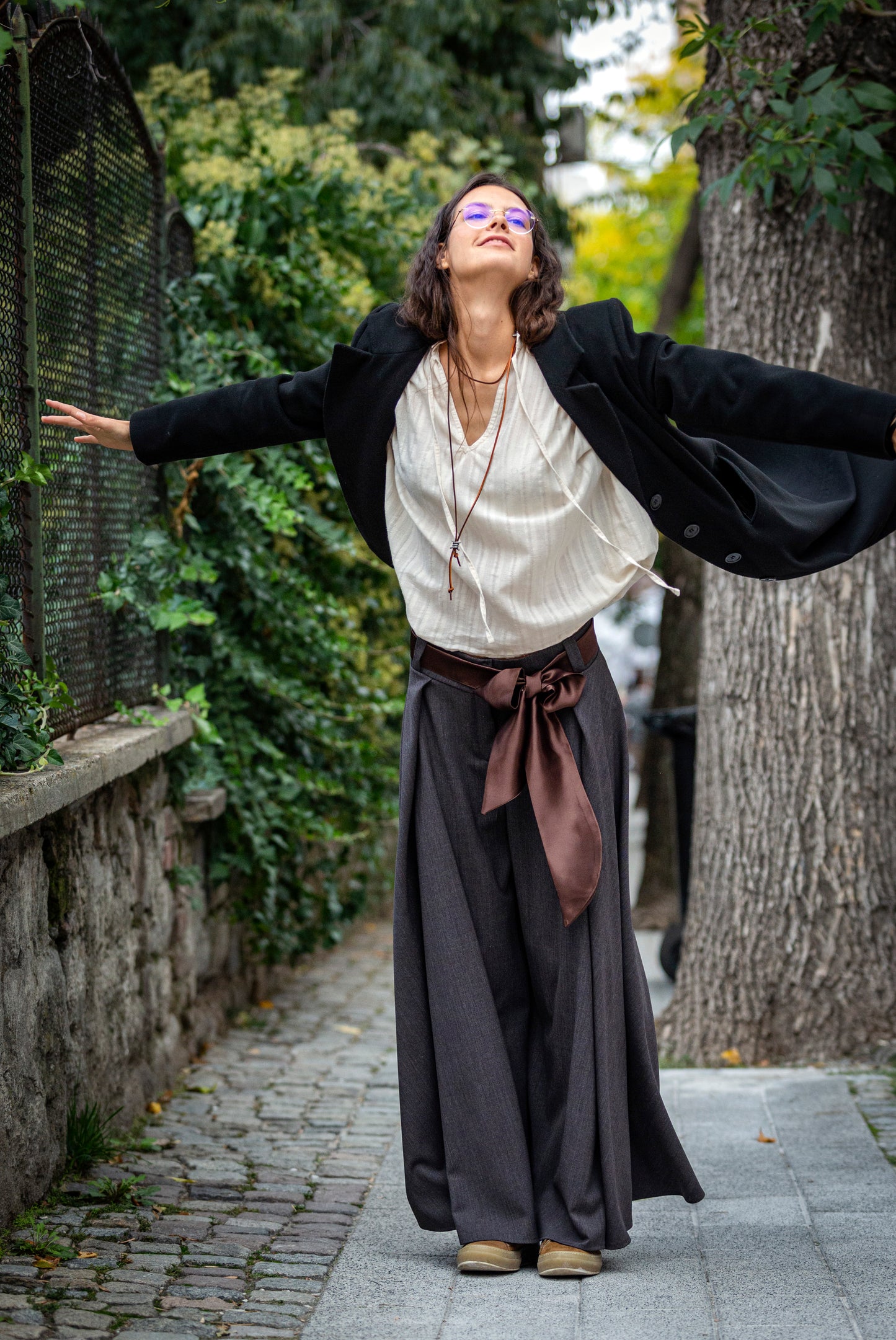 Cloche trousers gray from cold wool. We make it according to individual sizes. 