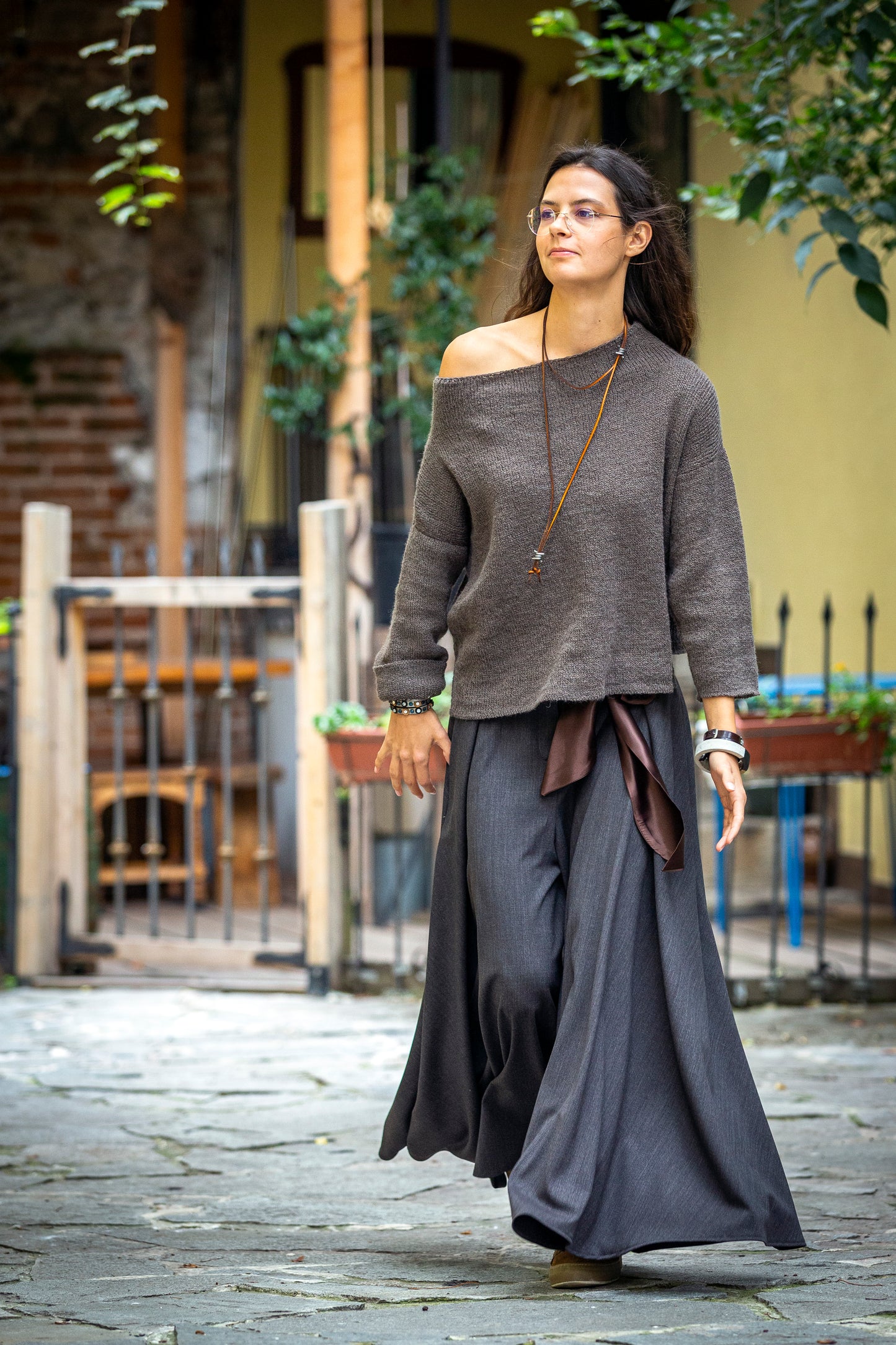 Cloche trousers gray from cold wool. We make it according to individual sizes. 