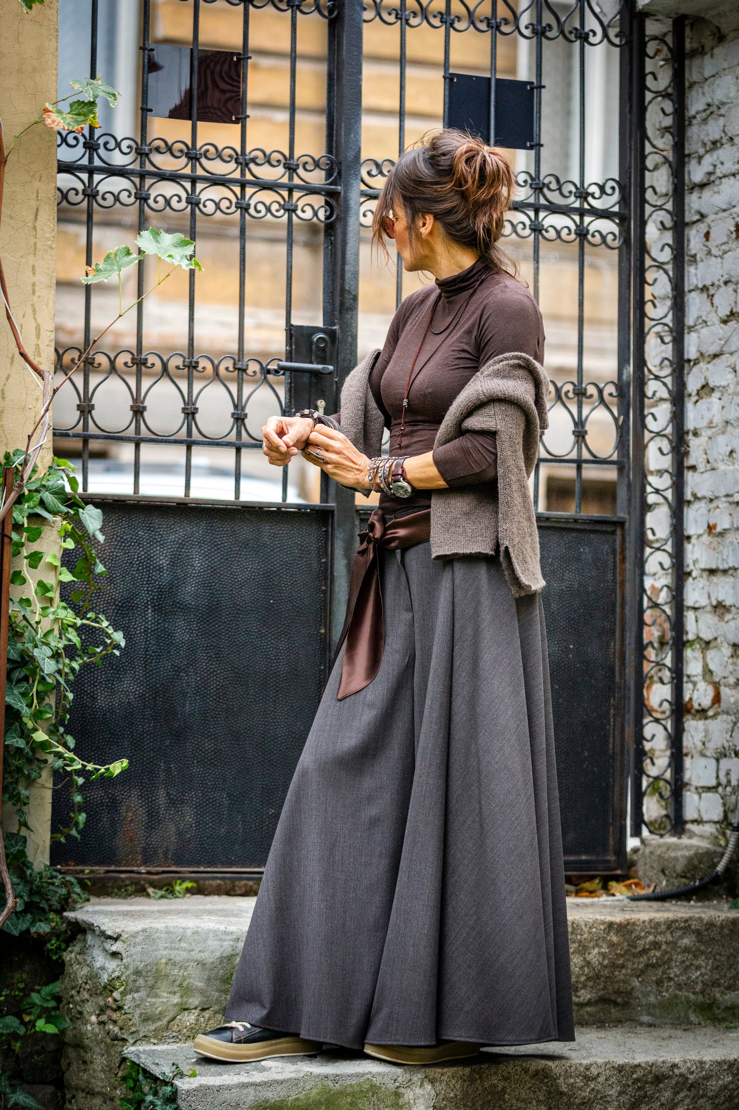 Cloche trousers gray from cold wool. We make it according to individual sizes. 