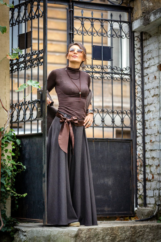 Cloche trousers gray from cold wool. We make it according to individual sizes. 