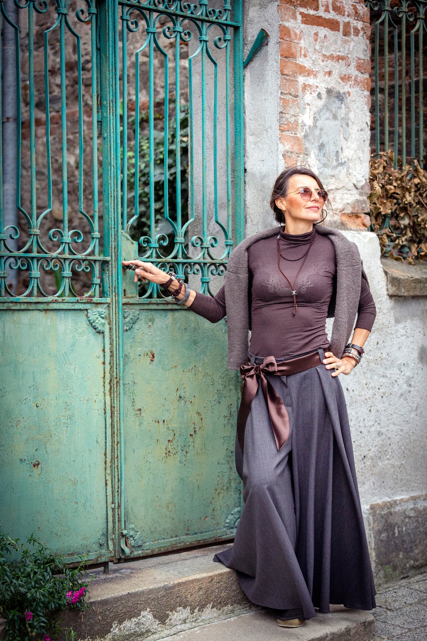 Cloche trousers gray from cold wool. We make it according to individual sizes. 