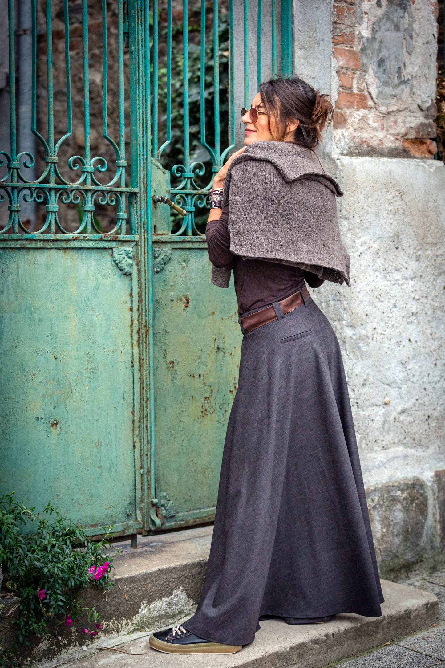 Cloche trousers gray from cold wool. We make it according to individual sizes. 