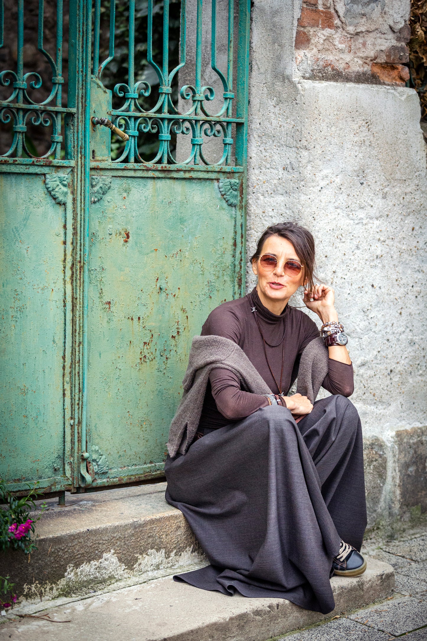 Cloche trousers gray from cold wool. We make it according to individual sizes. 