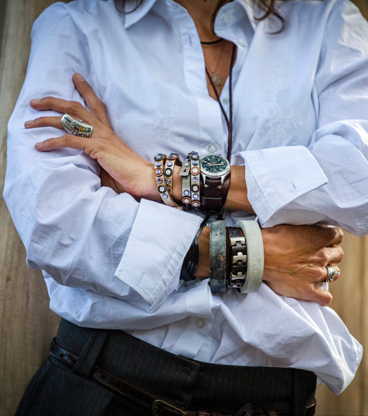 Bracelet made of genuine leather pearl / purple stones MOON