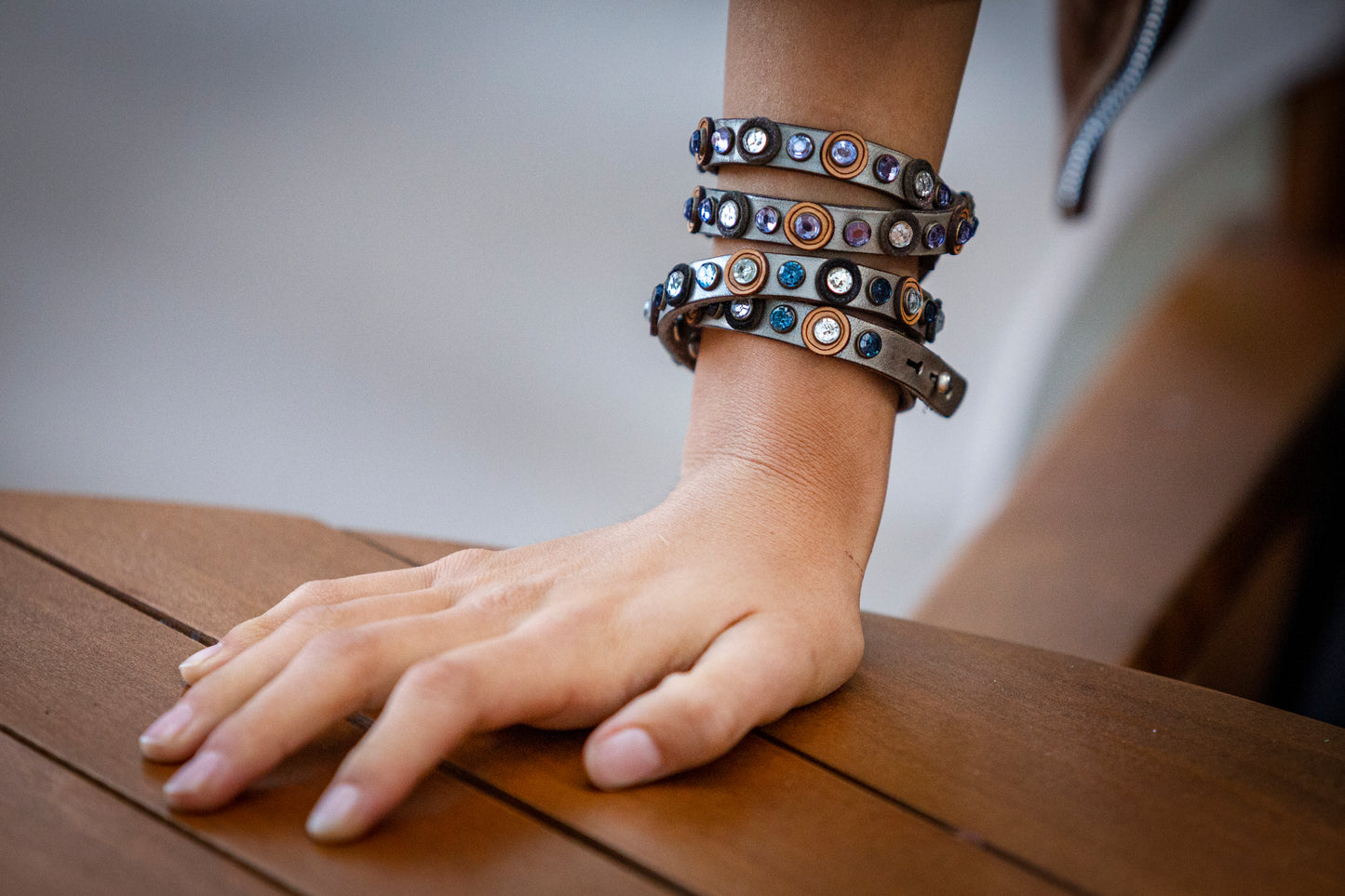 Bracelet made of genuine leather pearl / purple stones MOON