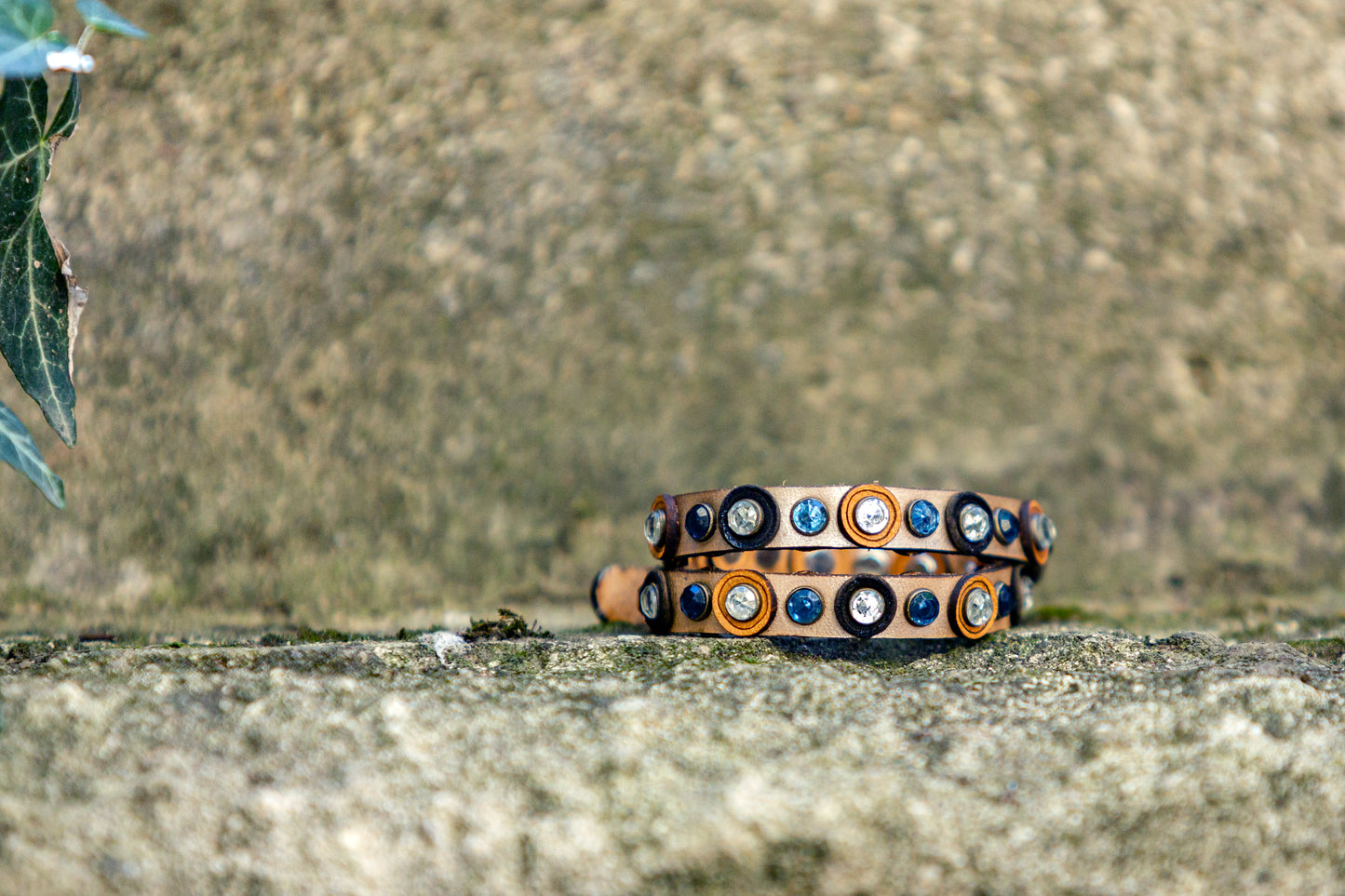 MOON bracelet made of genuine leather, pearl color / blue stones