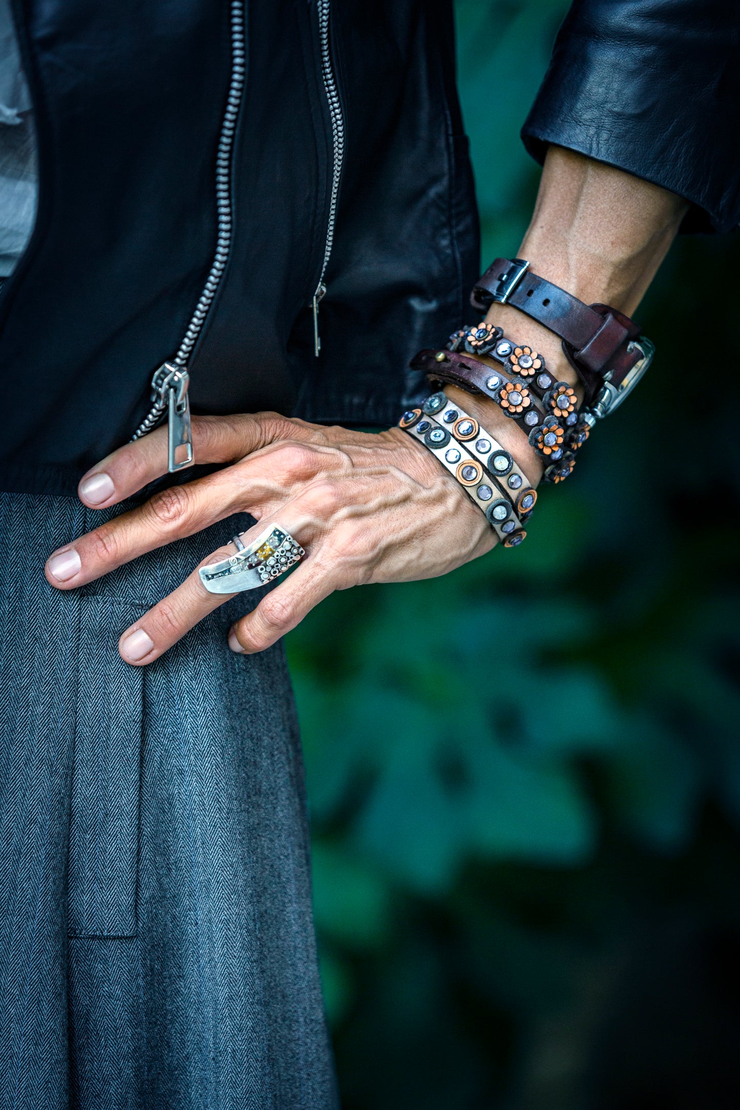 Bracelet made of genuine leather pearl / purple stones MOON