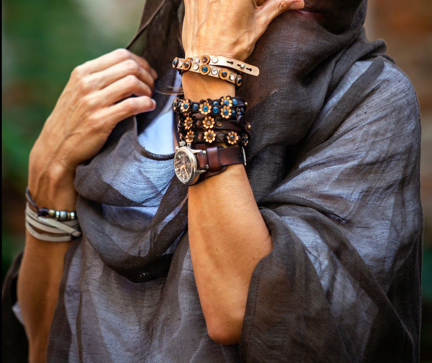 DAISY natural leather bracelet dark brown / stones dark blue