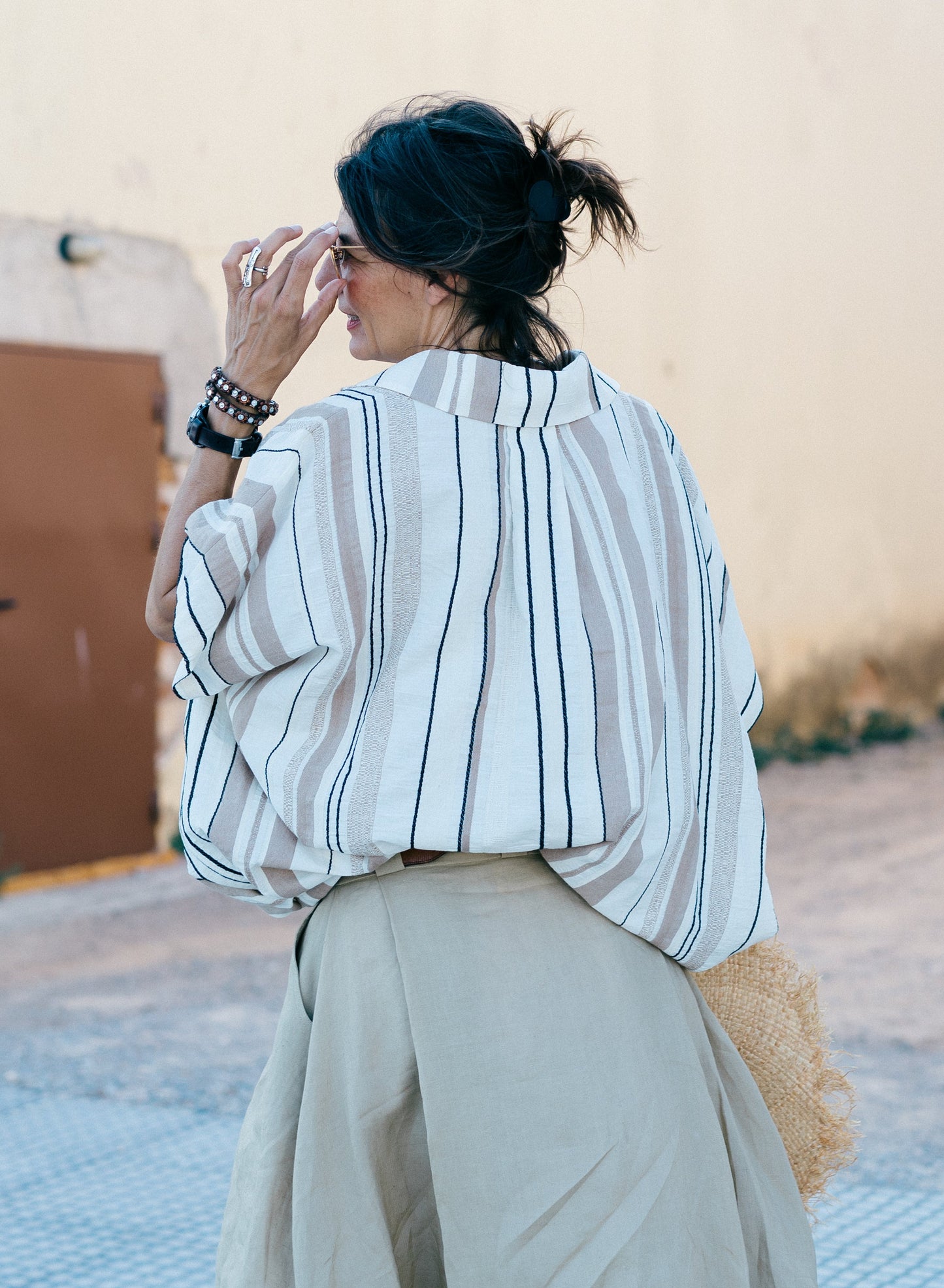 Kimono blouse, striped. Color white/beige/black