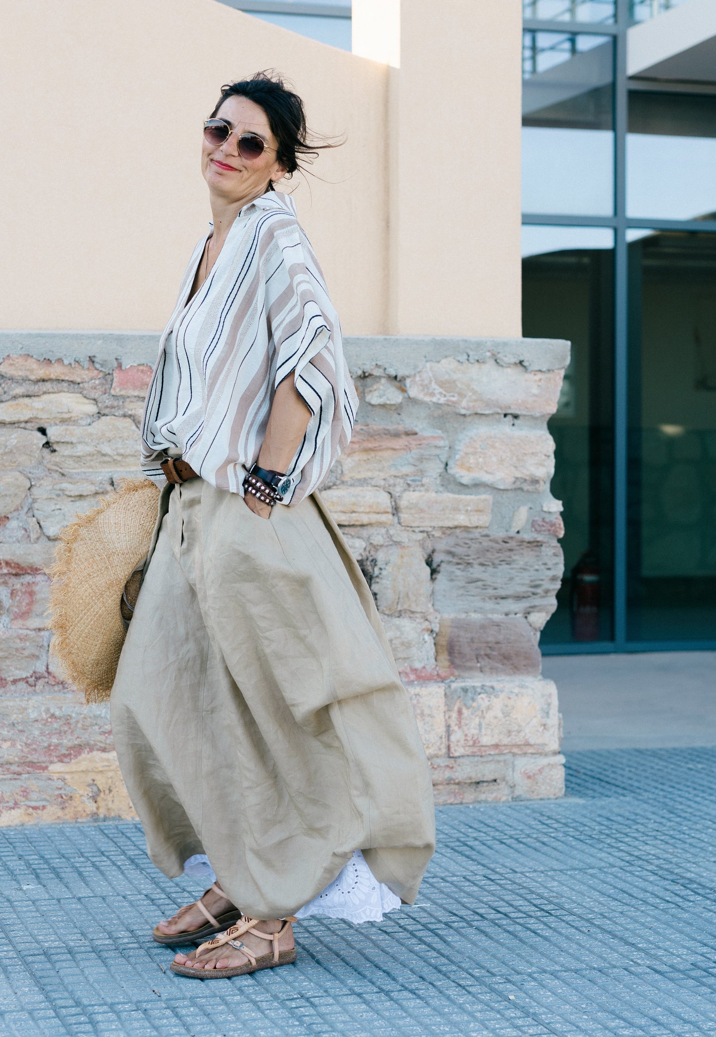 Kimono blouse, striped. Color white/beige/black