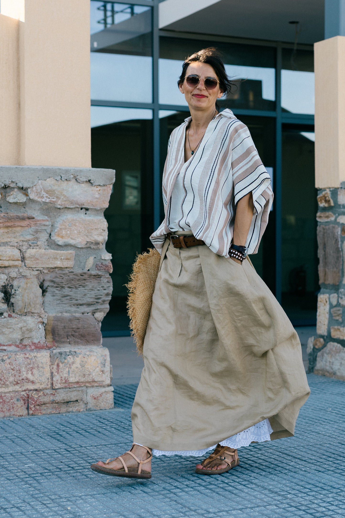 Kimono blouse, striped. Color white/beige/black