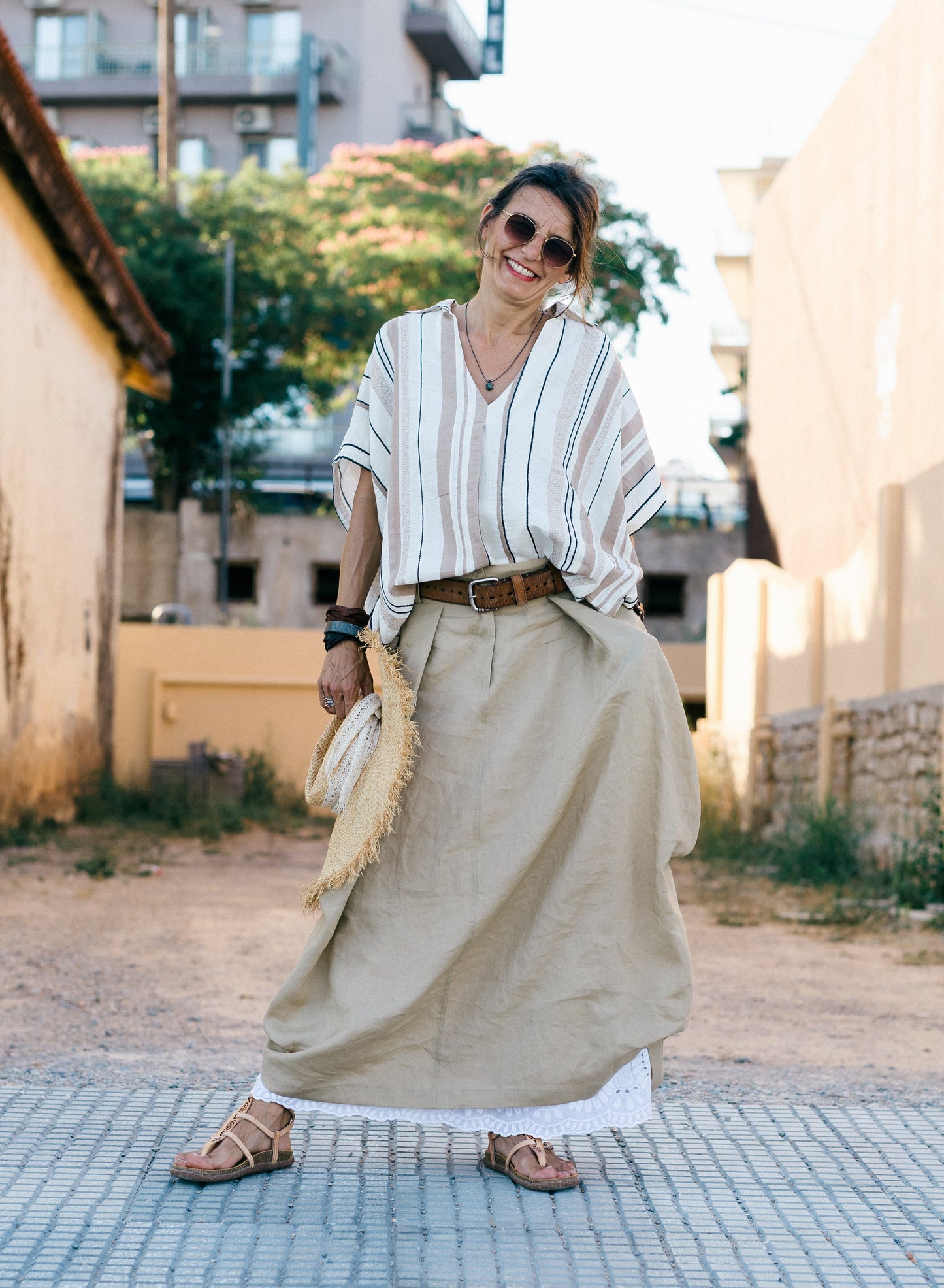 Kimono blouse, striped. Color white/beige/black